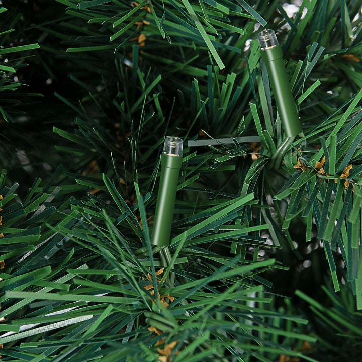 Künstlicher Weihnachtsbaum mit LEDs