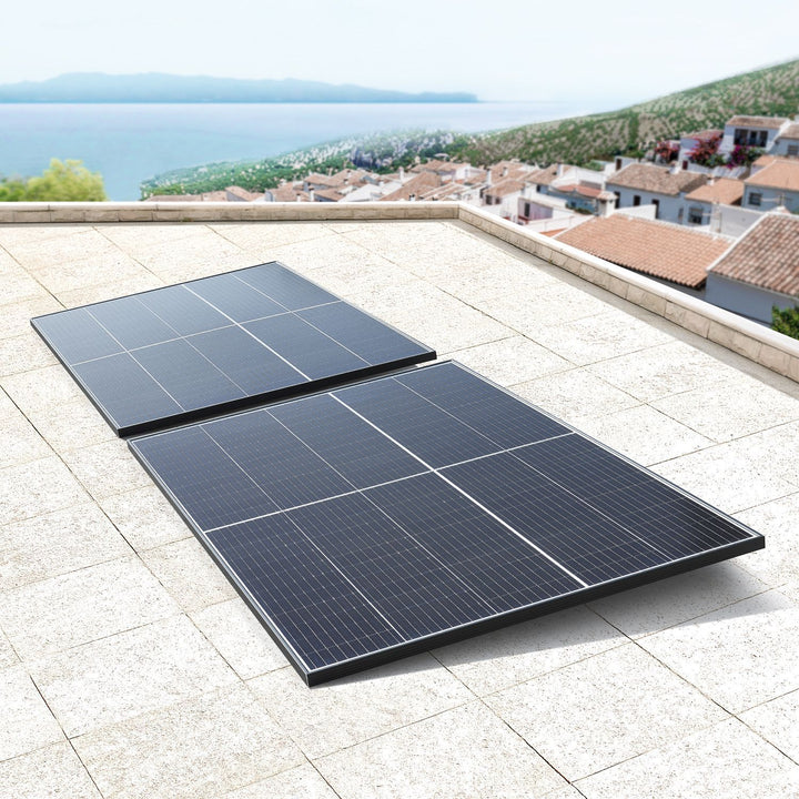 Système solaire composé de 8 panneaux solaires Longi de 400 W et d'un onduleur