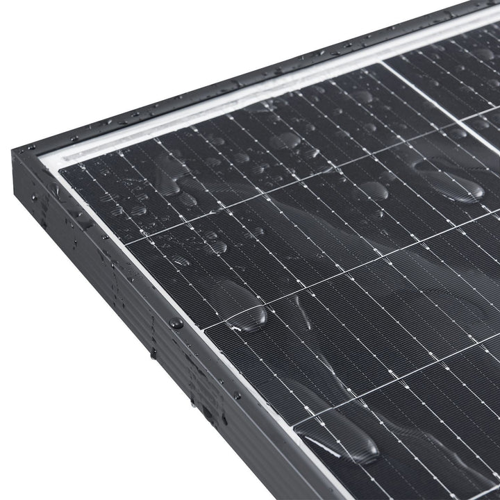 Système solaire composé de 8 panneaux solaires Longi de 400 W et d'un onduleur